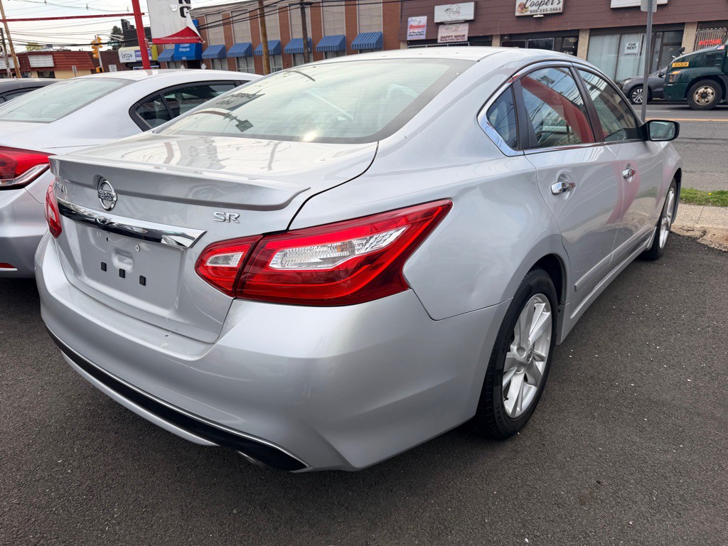 2016 Nissan Altima Image 5