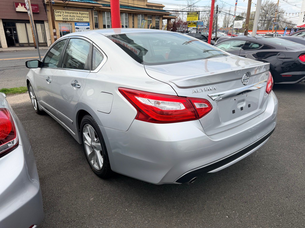 2016 Nissan Altima Image 6