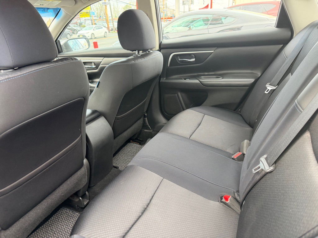 2016 Nissan Altima Image 7
