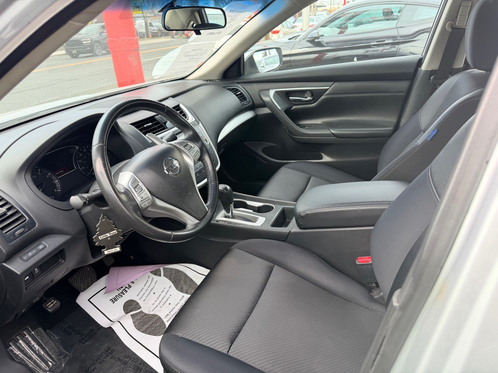 2016 Nissan Altima Image 8