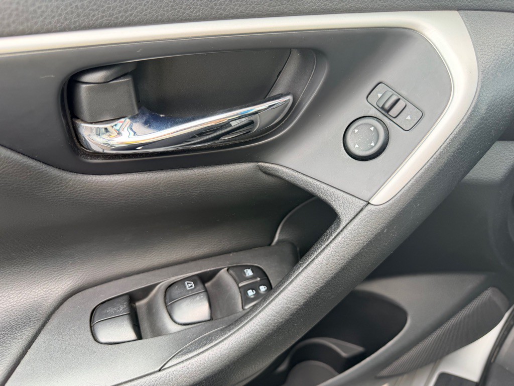 2016 Nissan Altima Image 10