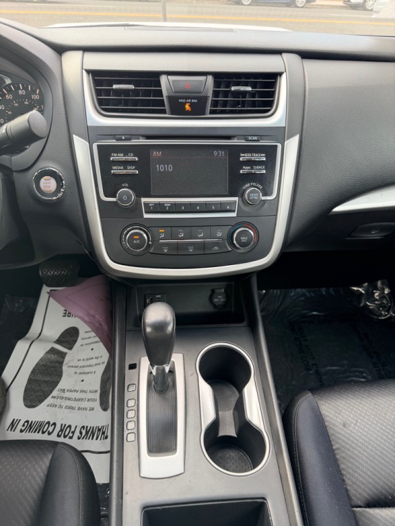 2016 Nissan Altima Image 17