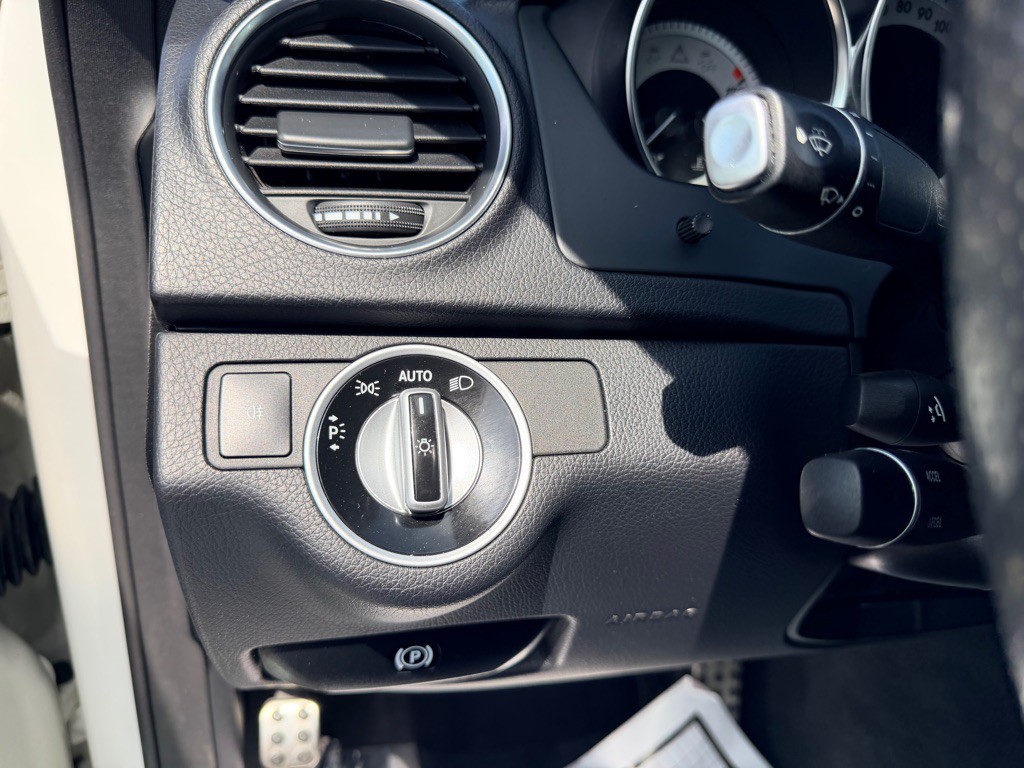2013 Mercedes-Benz C-Class Image 11