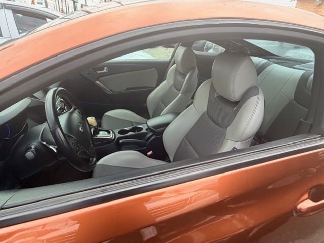 2013 Hyundai Genesis Image 8