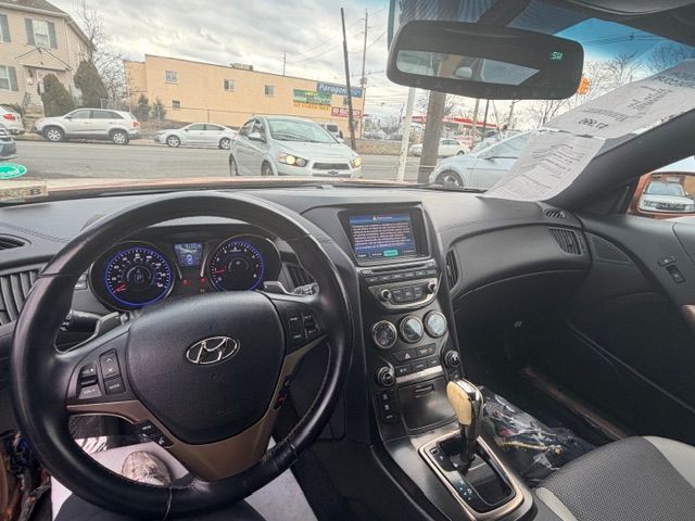 2013 Hyundai Genesis Image 9