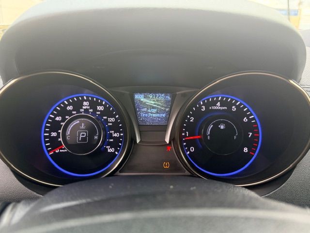 2013 Hyundai Genesis Image 10