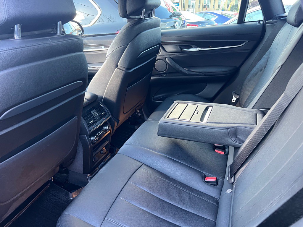 2016 BMW X6 Image 9
