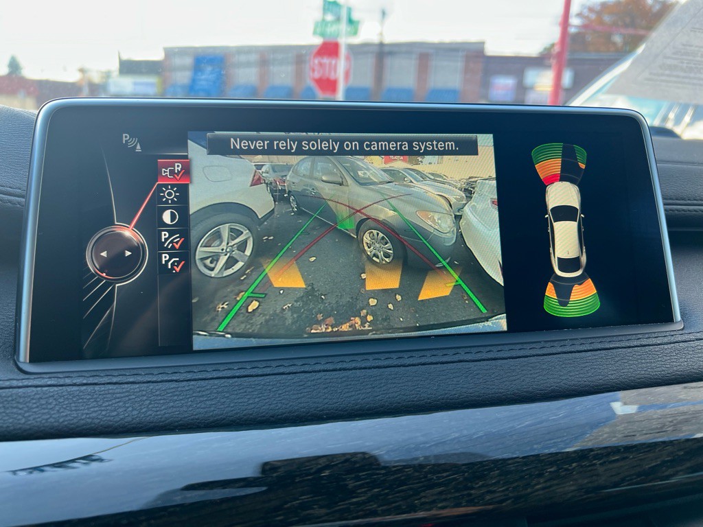 2016 BMW X6 Image 24