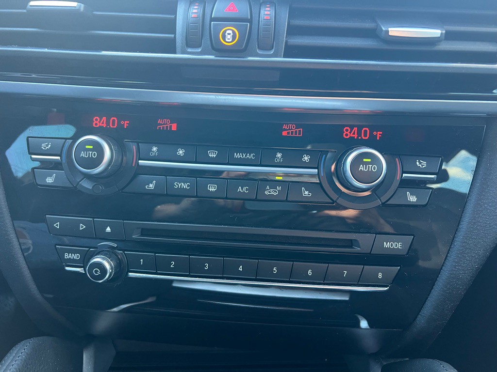 2016 BMW X6 Image 25