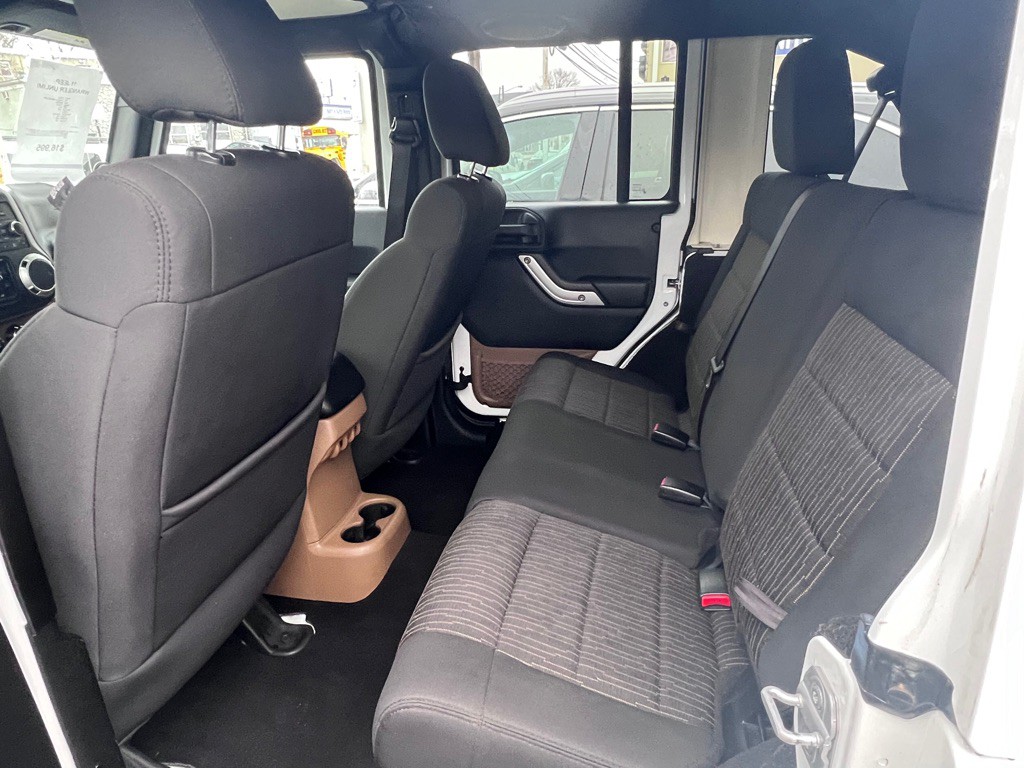 2011 Jeep Wrangler Unlimited Image 12