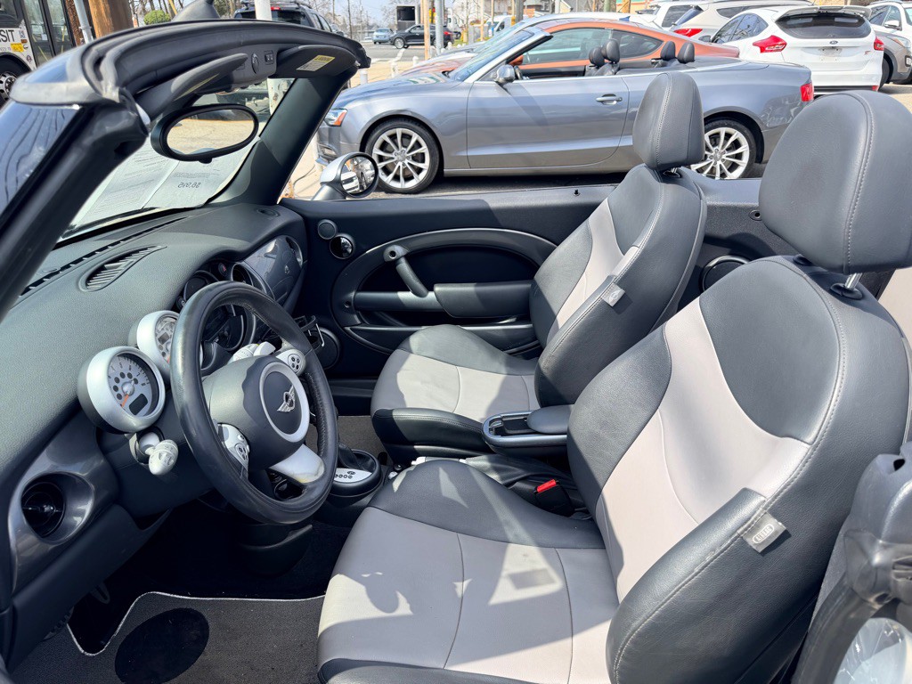 2006 MINI Cooper Image 7