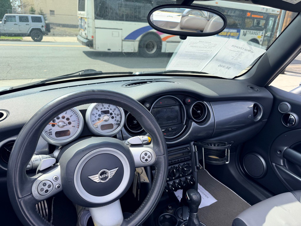 2006 MINI Cooper Image 8