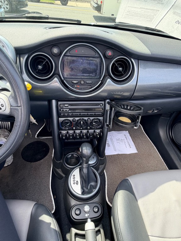 2006 MINI Cooper Image 13