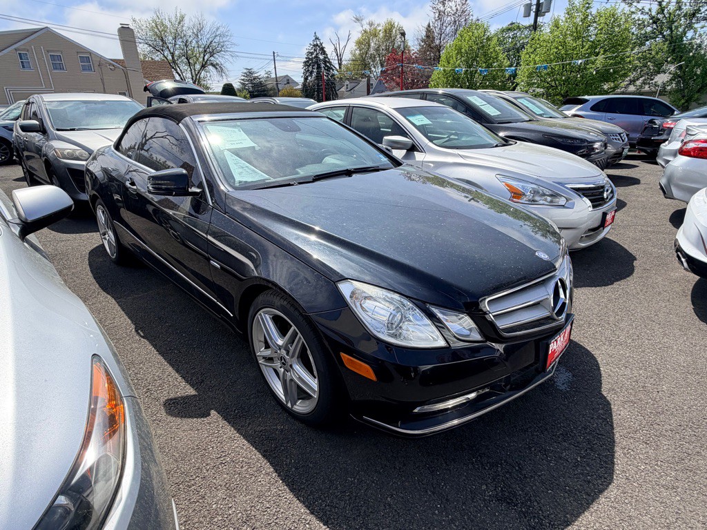 2012 Mercedes-Benz E-Class Image 3