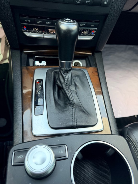 2012 Mercedes-Benz E-Class Image 24