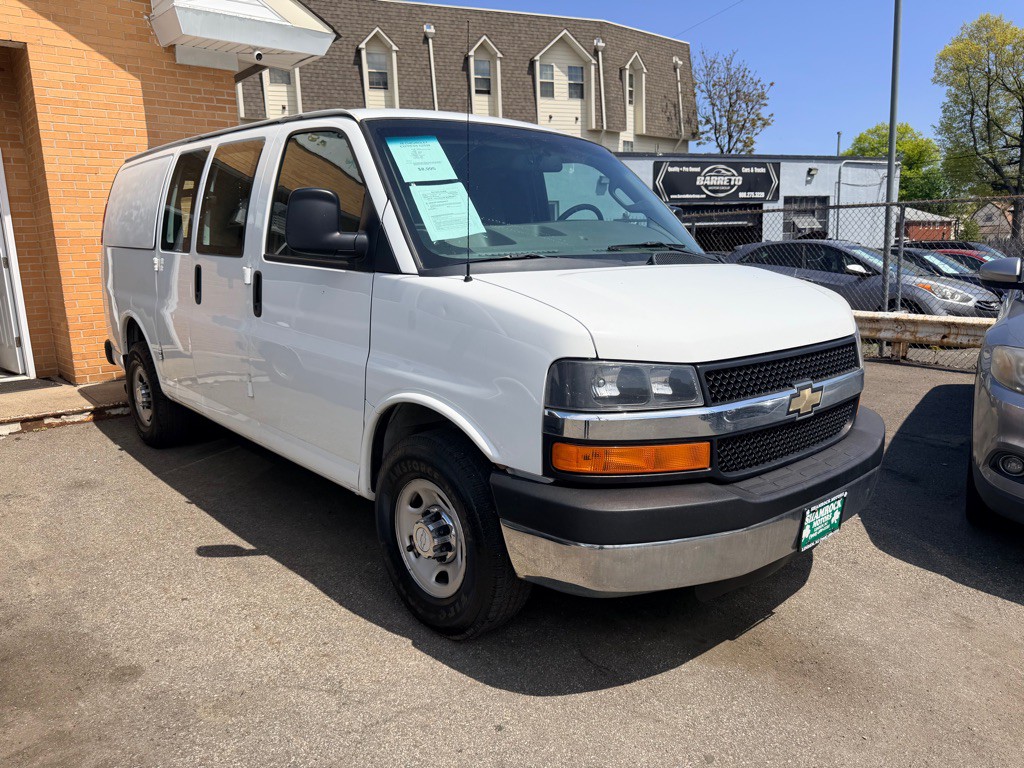 2016 Chevrolet Express Image 2