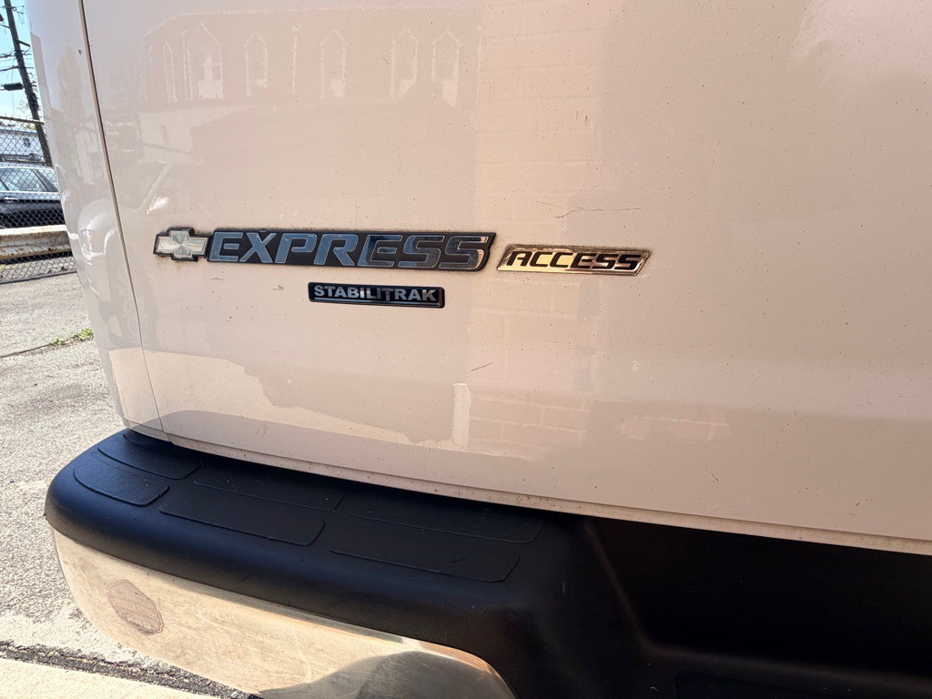 2016 Chevrolet Express Image 7