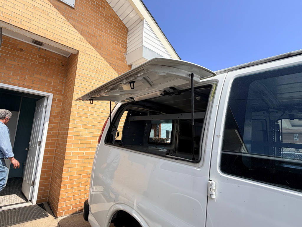 2016 Chevrolet Express Image 8
