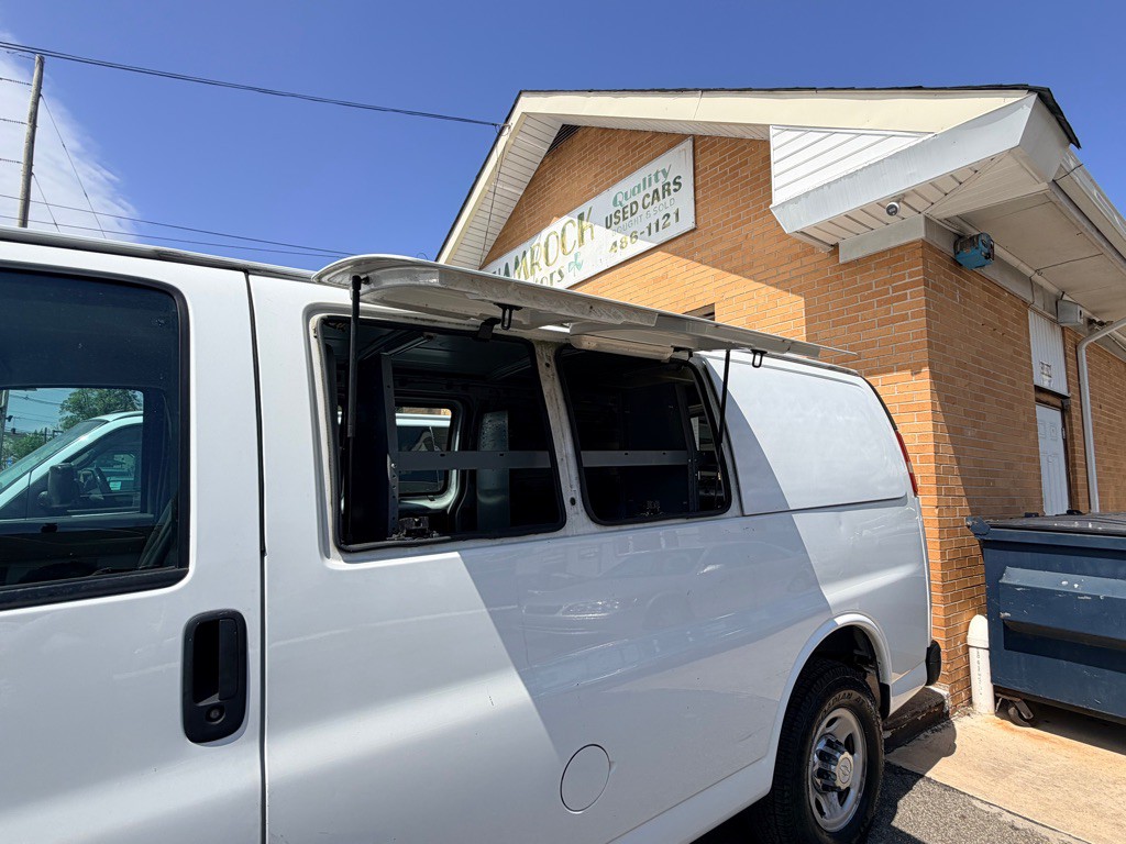 2016 Chevrolet Express Image 11
