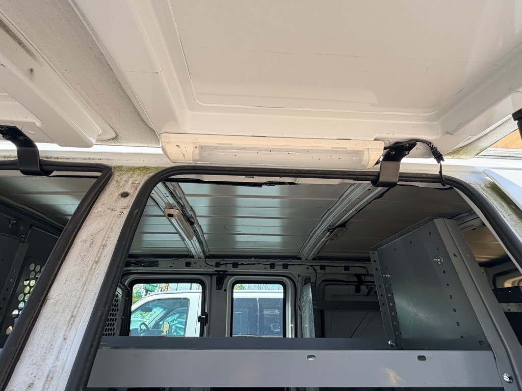 2016 Chevrolet Express Image 12