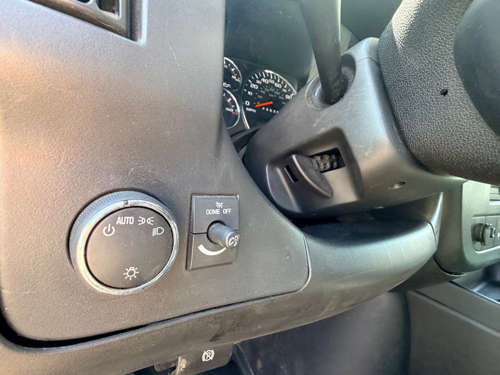 2016 Chevrolet Express Image 16