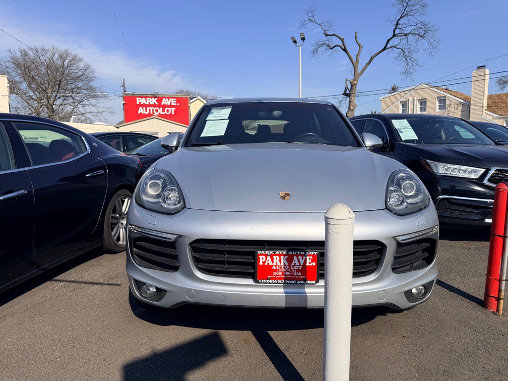 2018 Porsche Cayenne Image 2