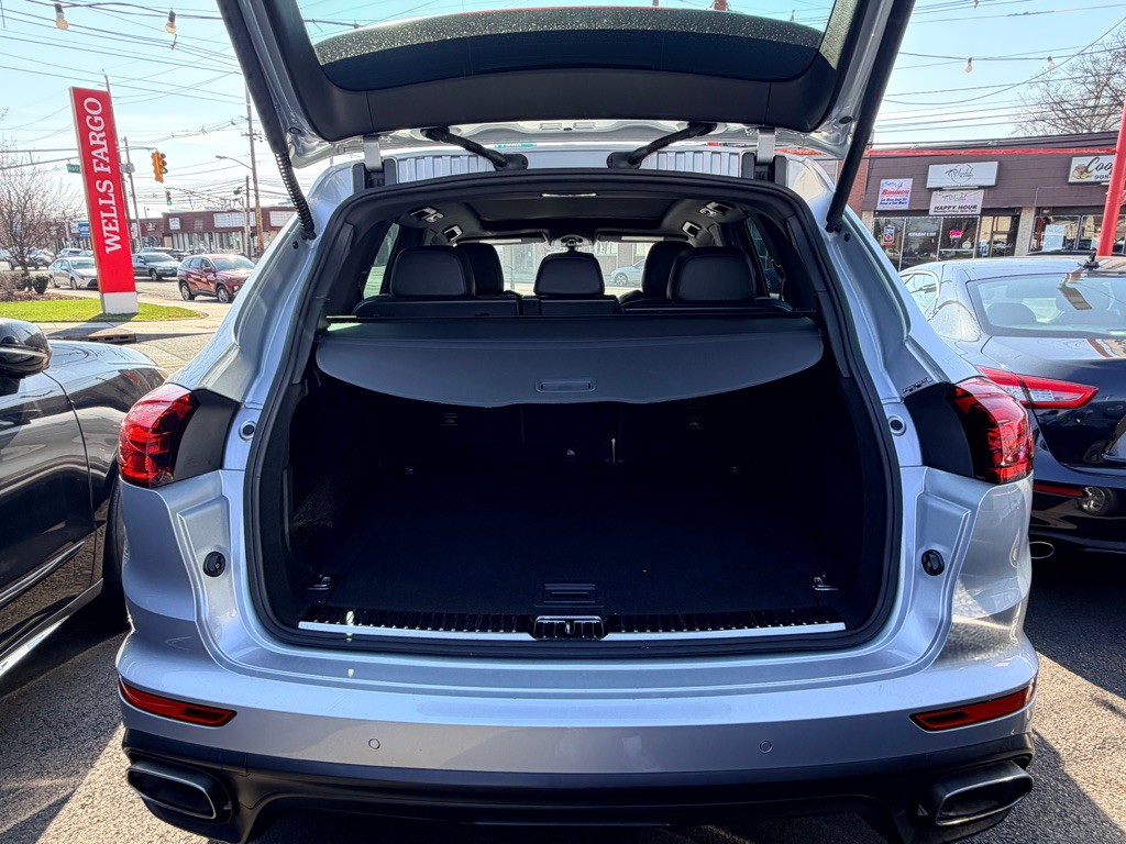 2018 Porsche Cayenne Image 7
