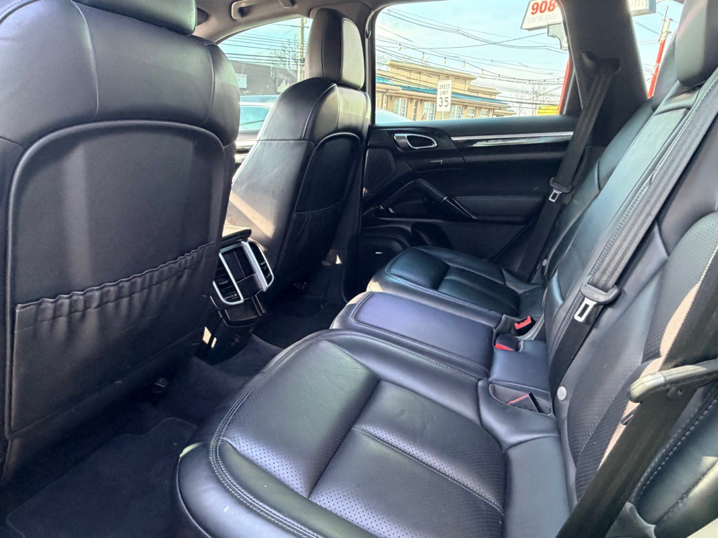 2018 Porsche Cayenne Image 9