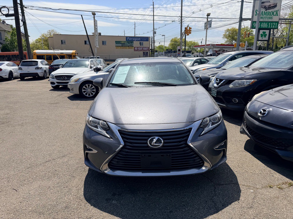 2016 Lexus ES Image 2