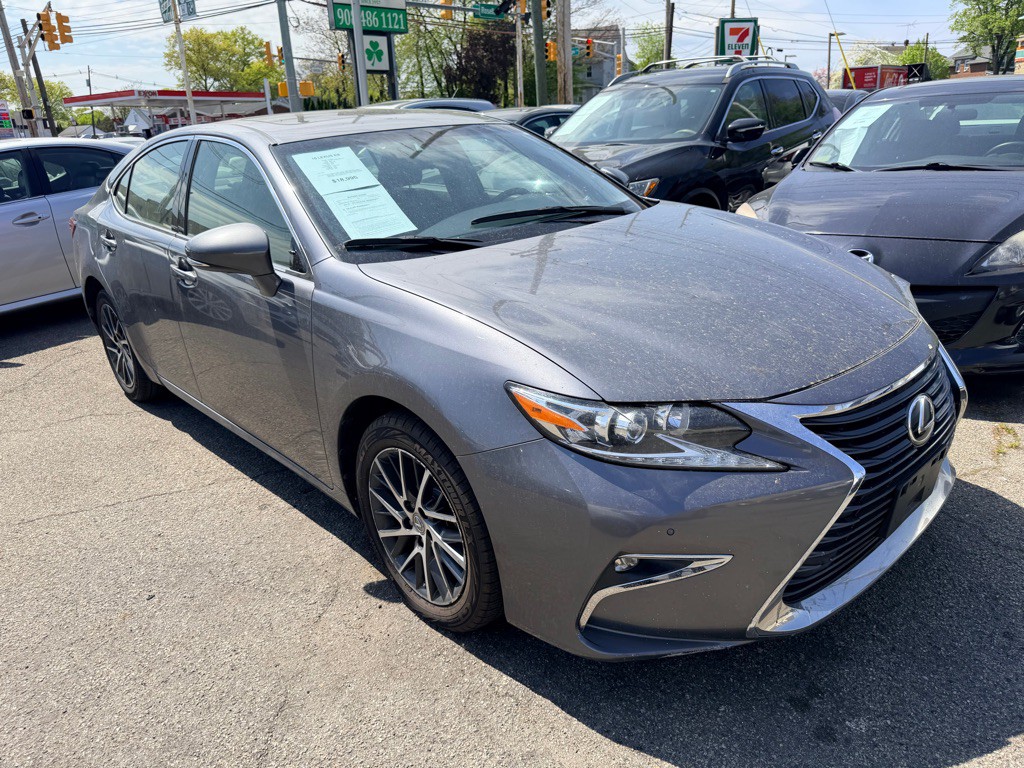 2016 Lexus ES Image 3