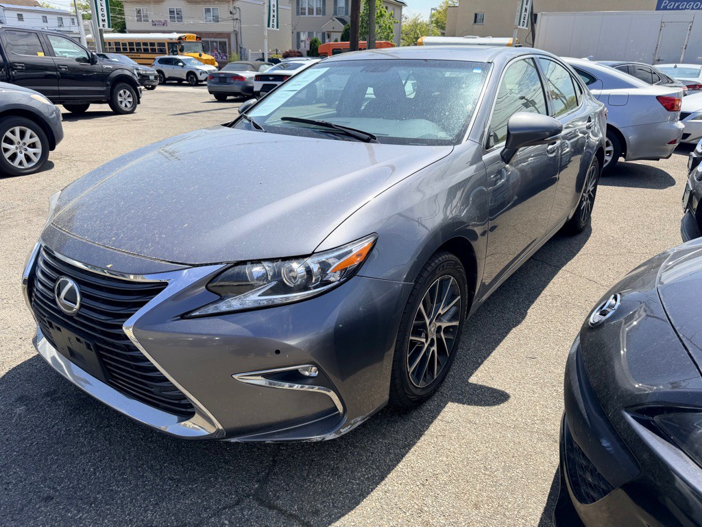 2016 Lexus ES Image 4