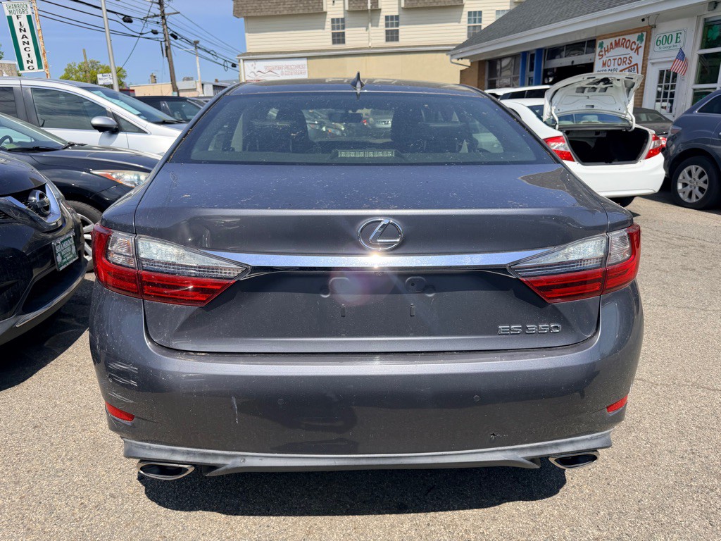 2016 Lexus ES Image 5
