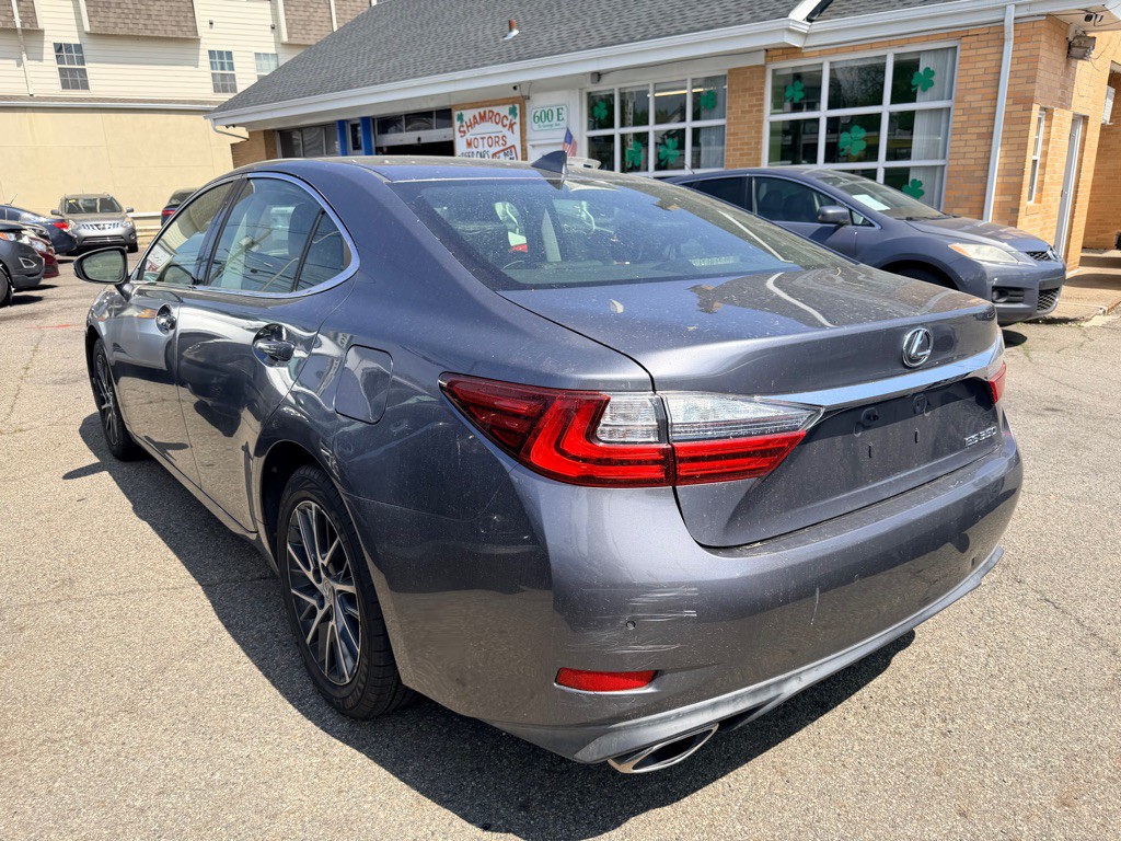 2016 Lexus ES Image 6