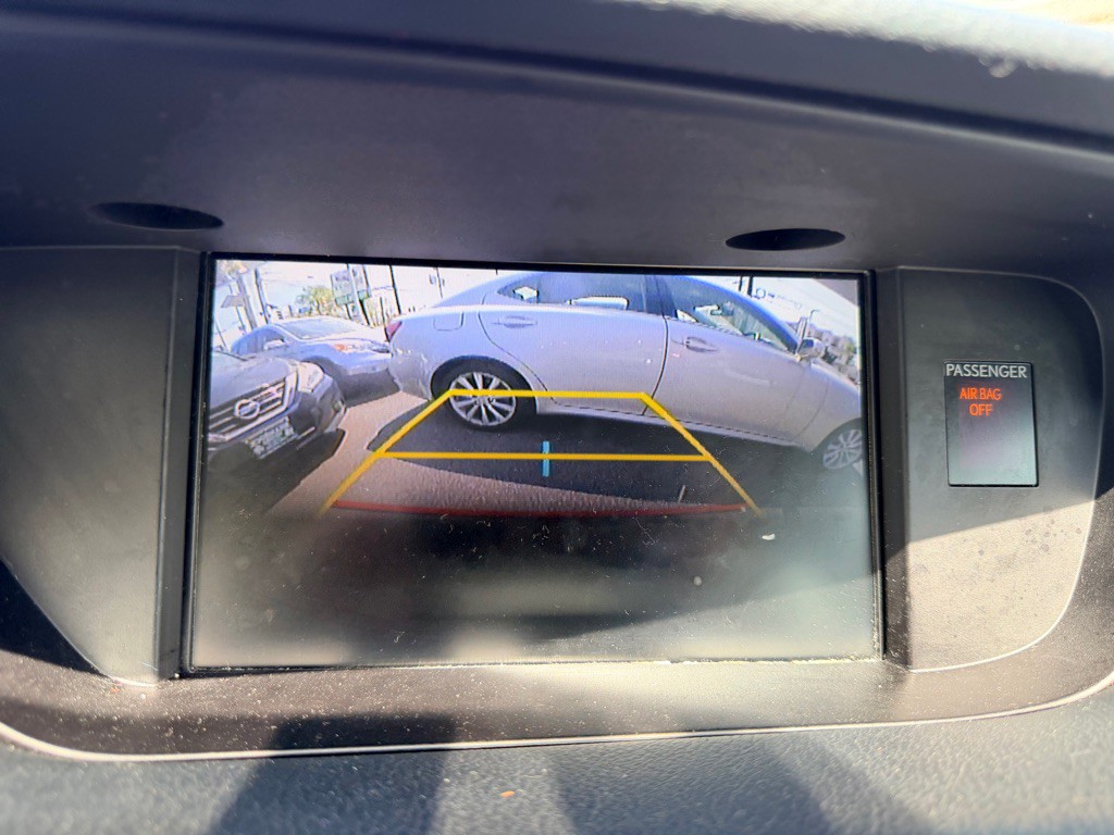 2016 Lexus ES Image 21