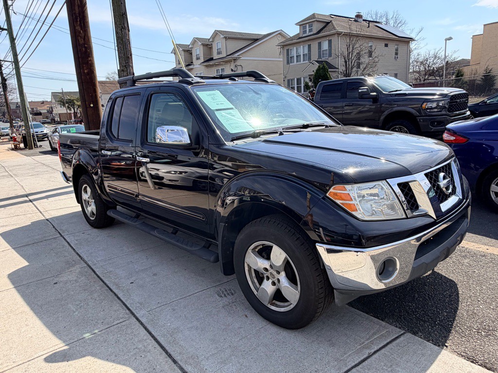 2011 Nissan Frontier Image 2