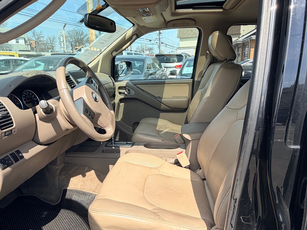 2011 Nissan Frontier Image 11