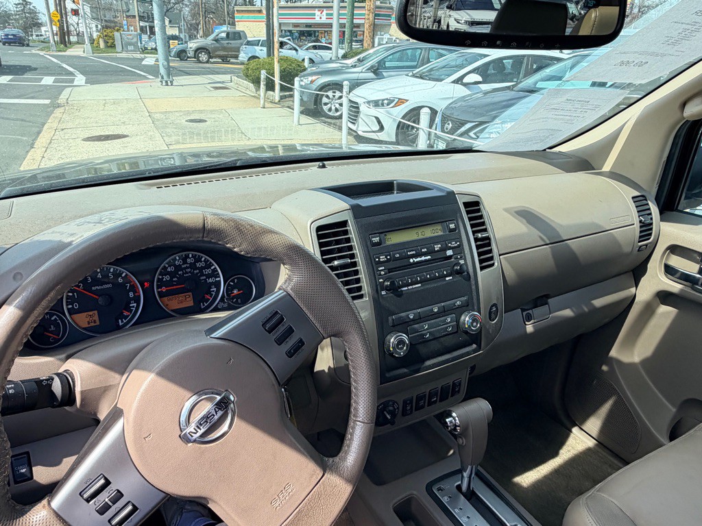 2011 Nissan Frontier Image 15