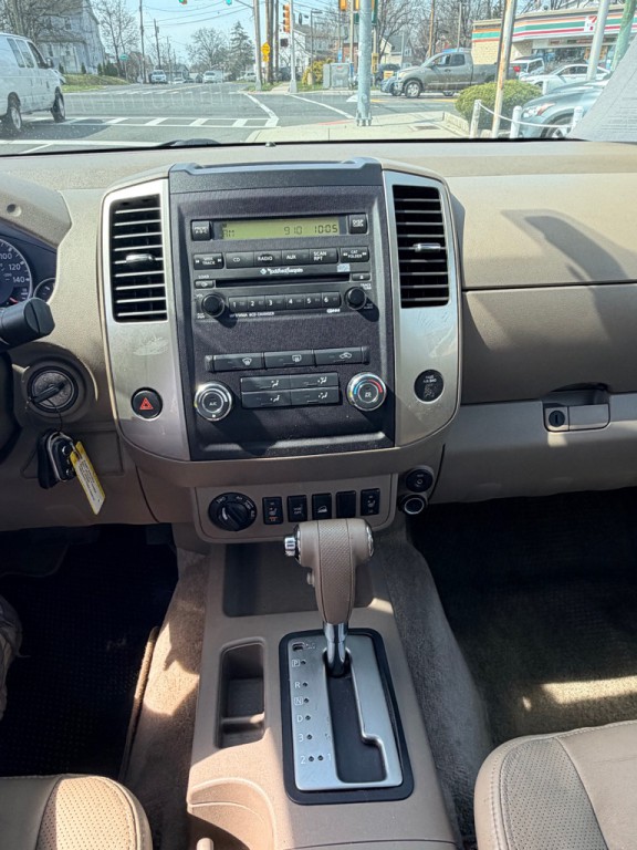 2011 Nissan Frontier Image 18