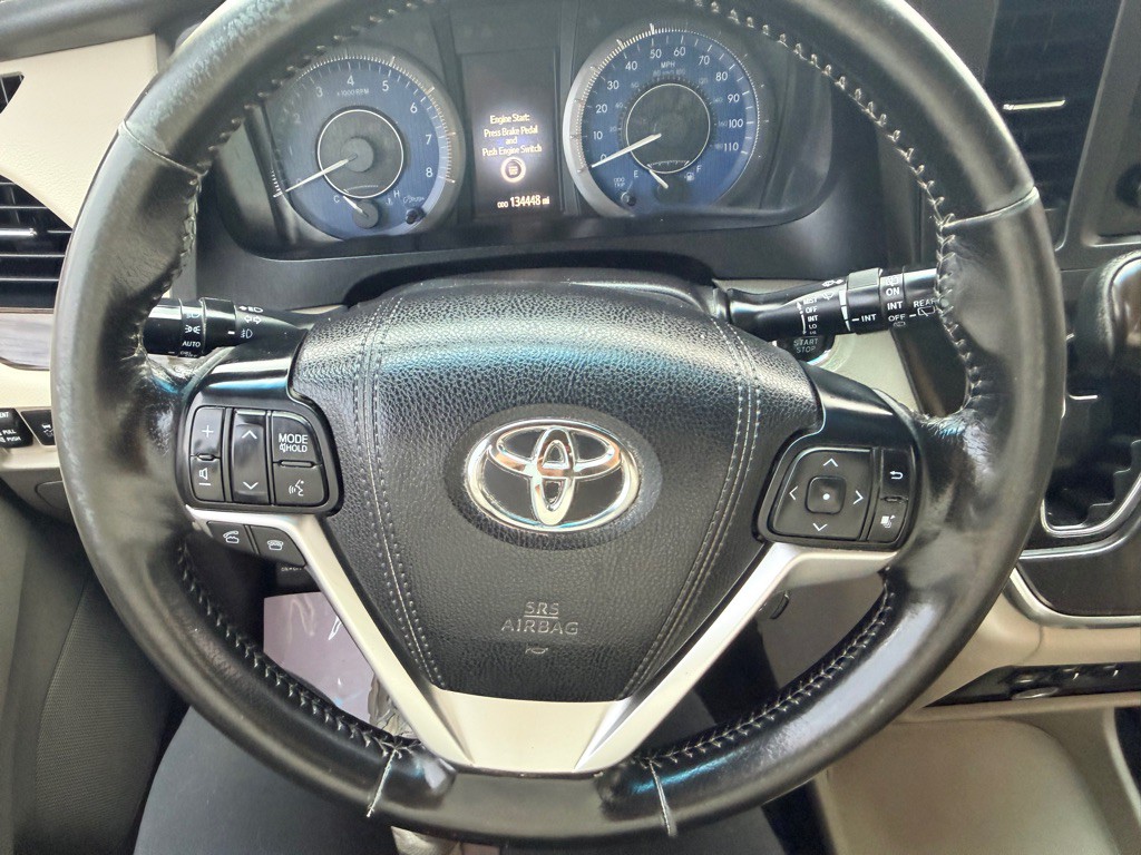 2016 Toyota Sienna Image 20