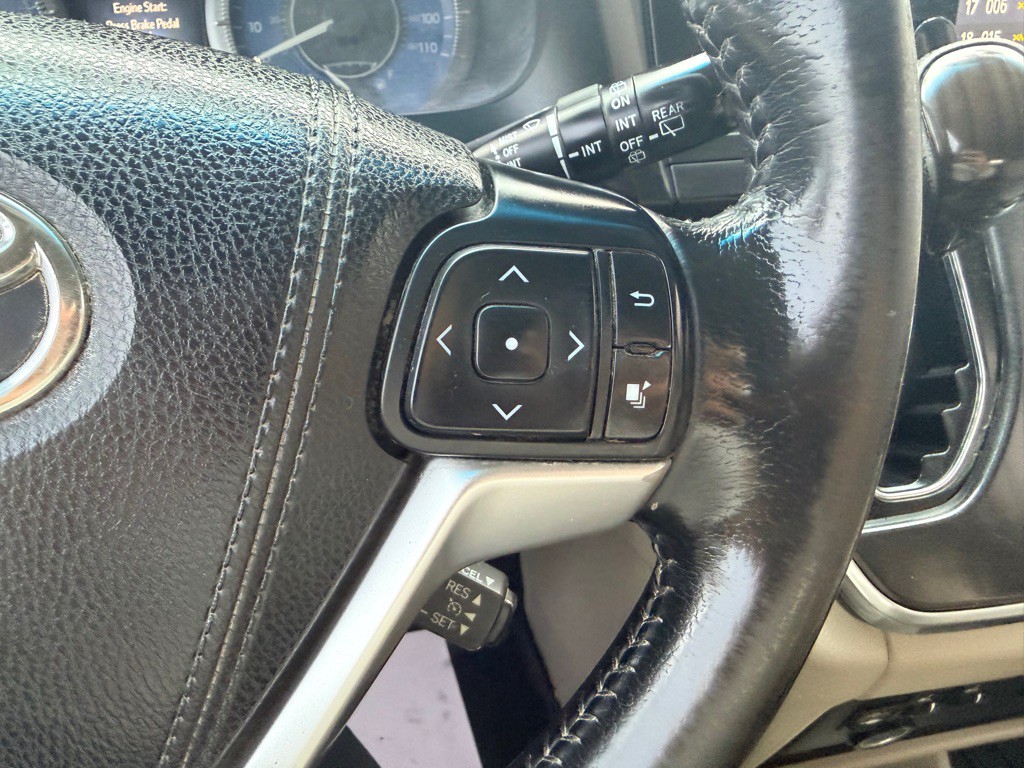 2016 Toyota Sienna Image 22