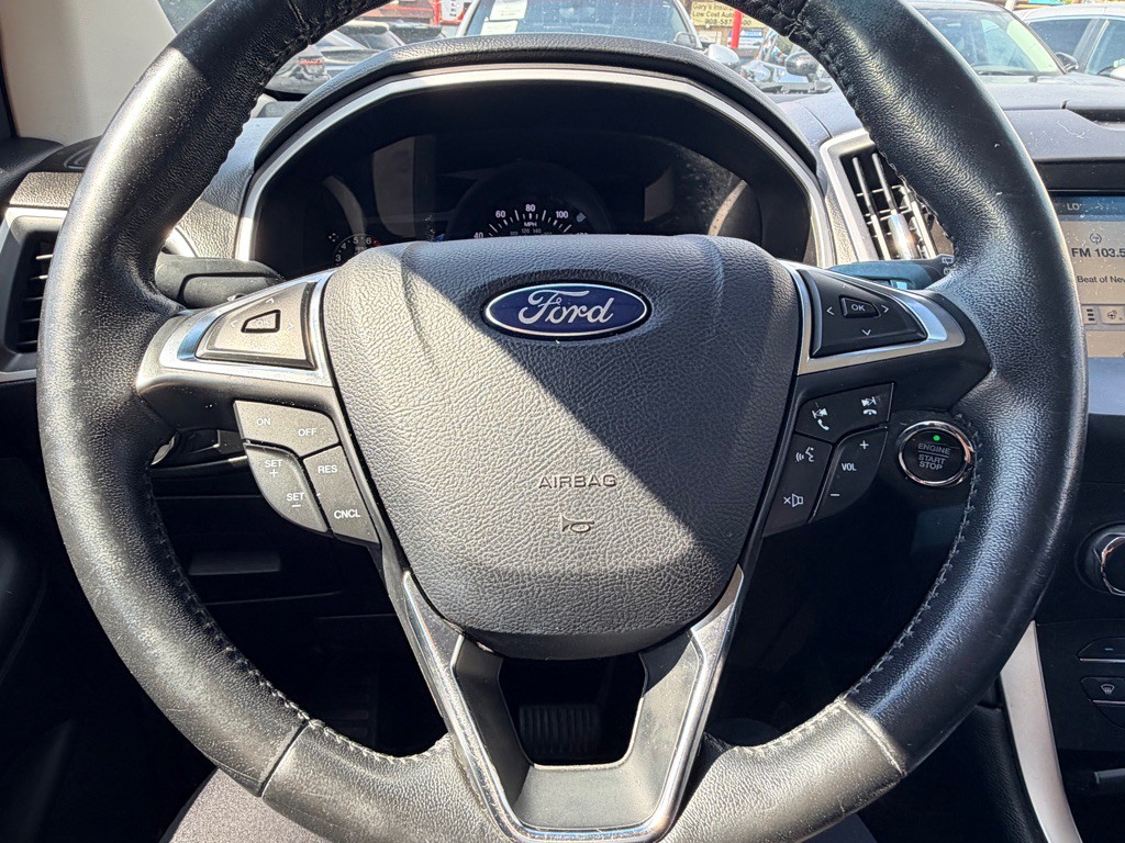 2017 Ford Edge Image 15