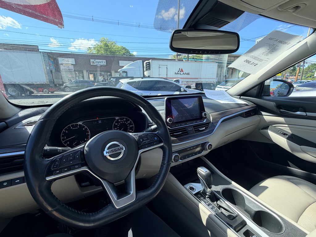 2019 Nissan Altima Image 14