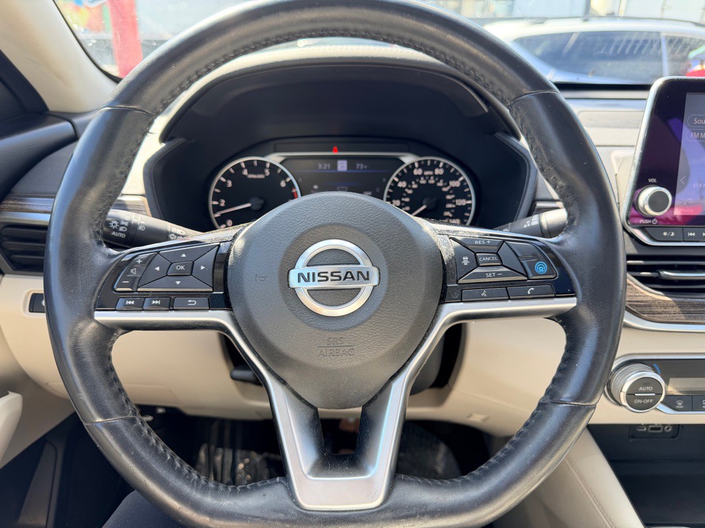 2019 Nissan Altima Image 16