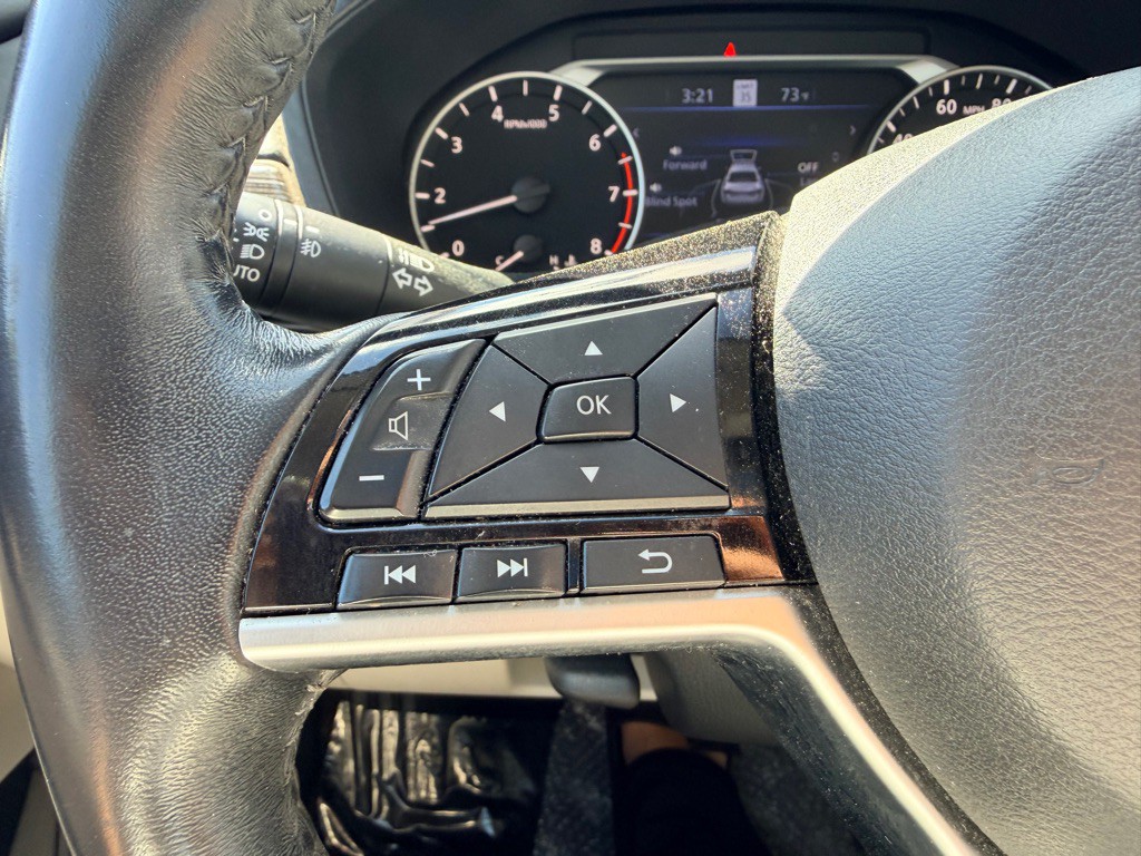 2019 Nissan Altima Image 17
