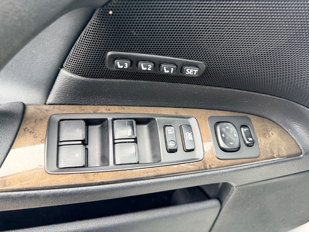 2010 Lexus IS Image 8