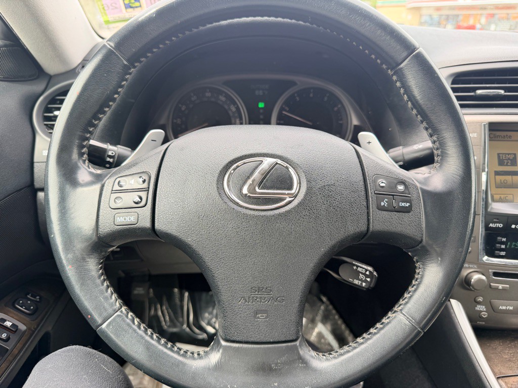 2010 Lexus IS Image 12
