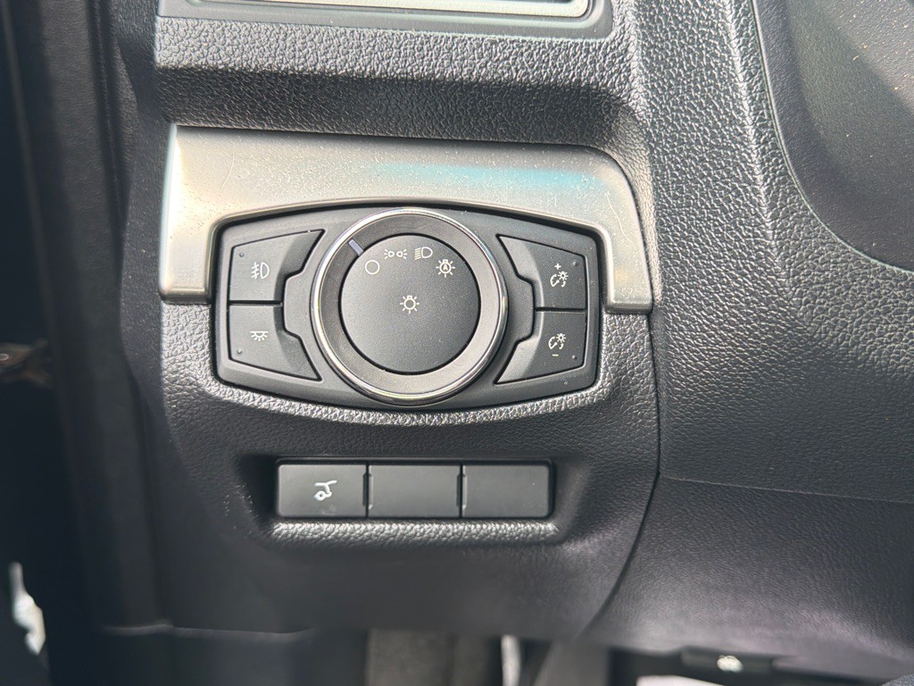 2018 Ford Explorer Image 17