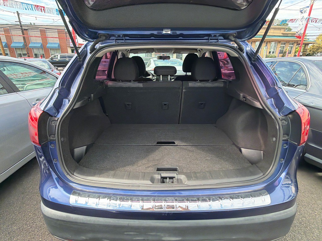 2017 Nissan Rogue Image 8
