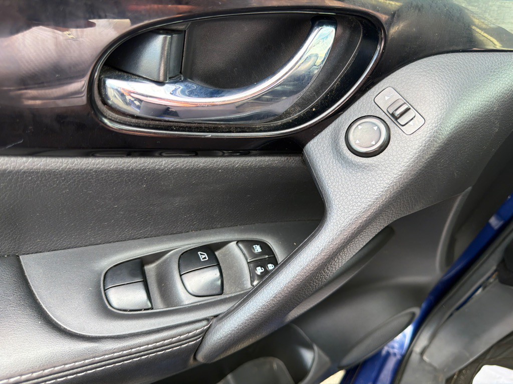 2017 Nissan Rogue Image 12