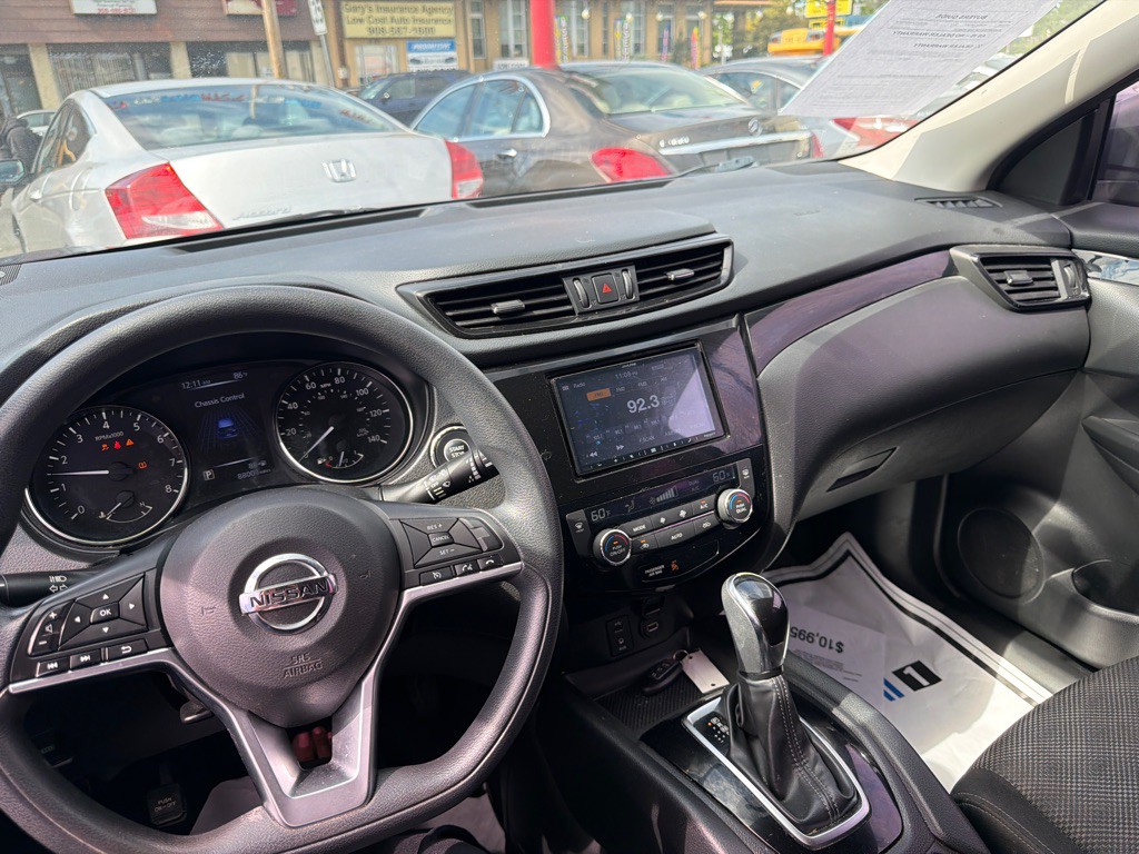 2017 Nissan Rogue Image 14